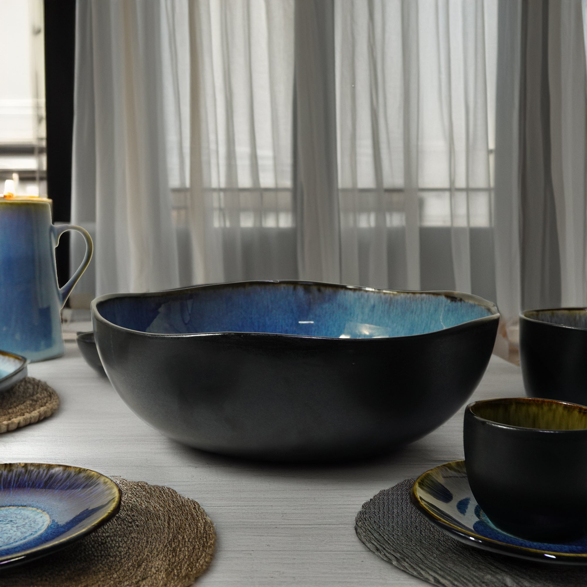 Blue Wave Big Bowl Black and Blue HZ3108 -  Bowls | وعاء كبير من بلو ويف باللونين الأسود والأزرق - ebarza Furniture UAE | Shop Modern Furniture in Abu Dhabi & Dubai - مفروشات ايبازرا في الامارات | تسوق اثاث عصري وديكورات مميزة في دبي وابوظبي