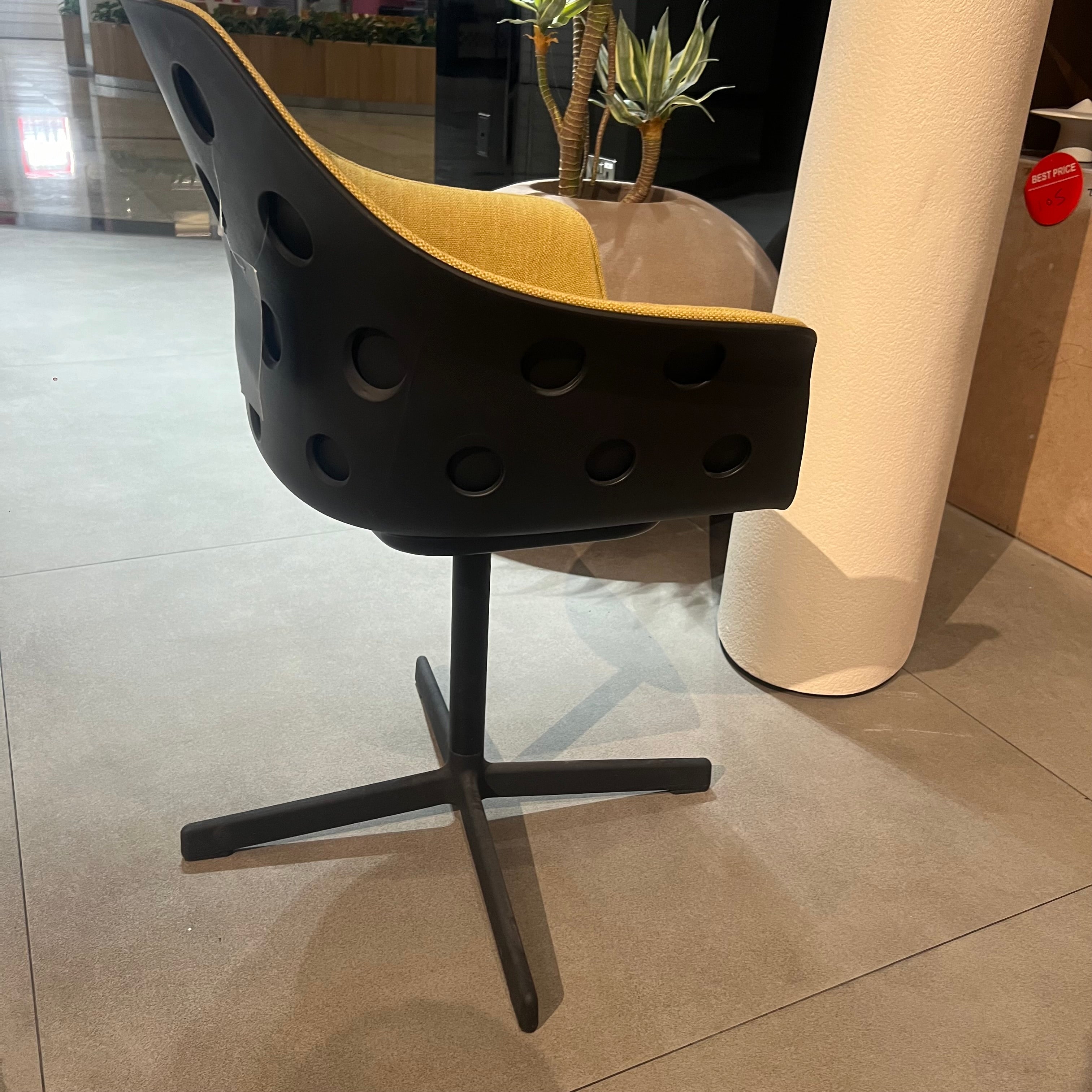 Display Item - Classic Aluminum Office Chair Che-009B-Nakheel -  DISPLAY ITEM - ebarza Furniture UAE | Shop Modern Furniture in Abu Dhabi & Dubai - مفروشات ايبازرا في الامارات | تسوق اثاث عصري وديكورات مميزة في دبي وابوظبي