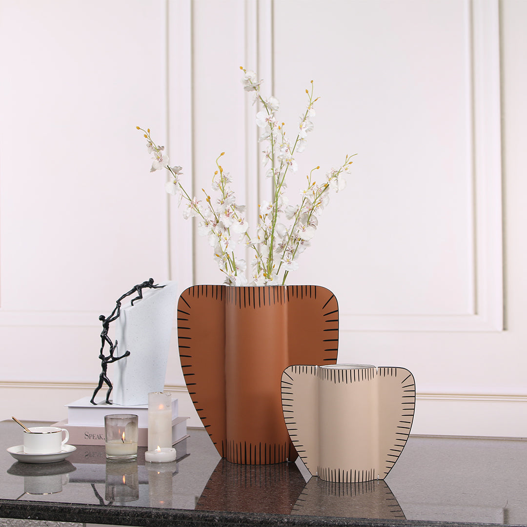 Leather Vase-Dry & Fresh-S KB3007CS -  Vases - ebarza Furniture UAE | Shop Modern Furniture in Abu Dhabi & Dubai - مفروشات ايبازرا في الامارات | تسوق اثاث عصري وديكورات مميزة في دبي وابوظبي