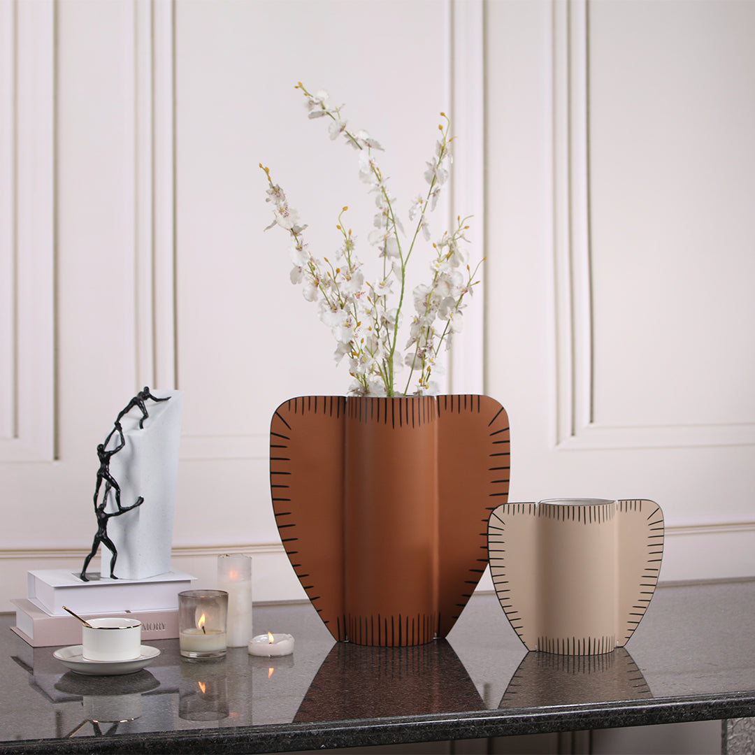 Leather Vase-Dry & Fresh-S KB3007CS -  Vases - ebarza Furniture UAE | Shop Modern Furniture in Abu Dhabi & Dubai - مفروشات ايبازرا في الامارات | تسوق اثاث عصري وديكورات مميزة في دبي وابوظبي