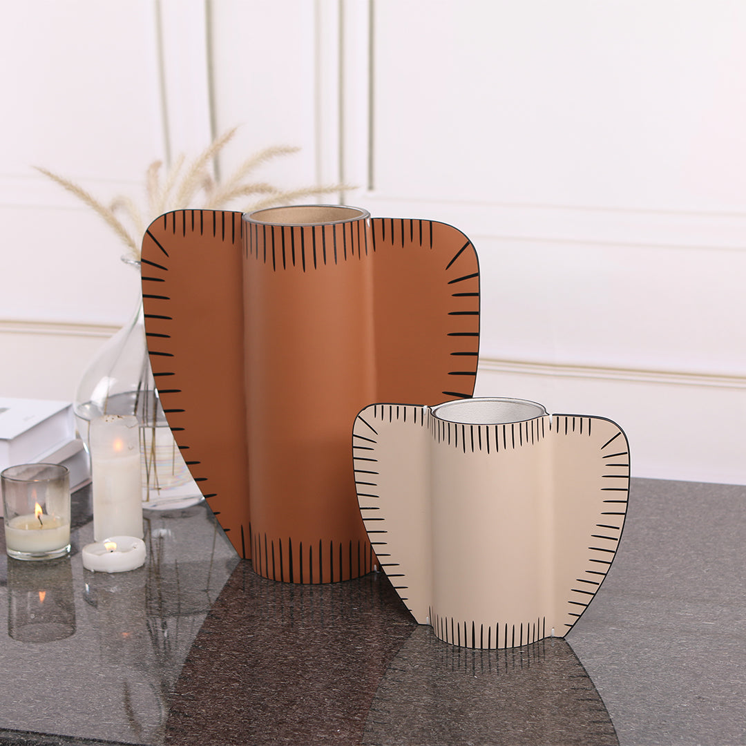 Leather Vase-Dry & Fresh-L KB3007CL -  Vases - ebarza Furniture UAE | Shop Modern Furniture in Abu Dhabi & Dubai - مفروشات ايبازرا في الامارات | تسوق اثاث عصري وديكورات مميزة في دبي وابوظبي