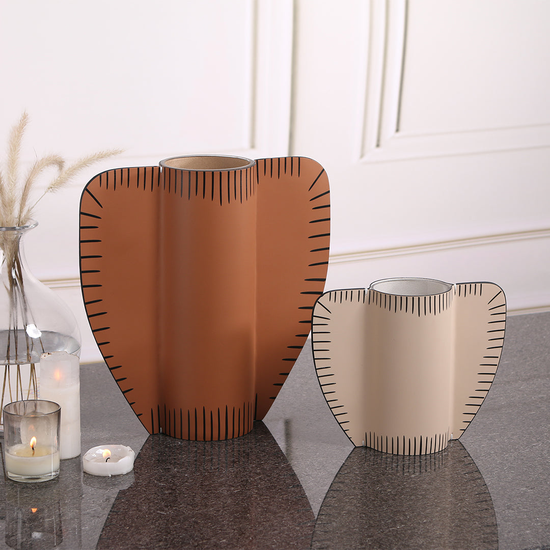 Leather Vase-Dry & Fresh-L KB3007CL -  Vases - ebarza Furniture UAE | Shop Modern Furniture in Abu Dhabi & Dubai - مفروشات ايبازرا في الامارات | تسوق اثاث عصري وديكورات مميزة في دبي وابوظبي