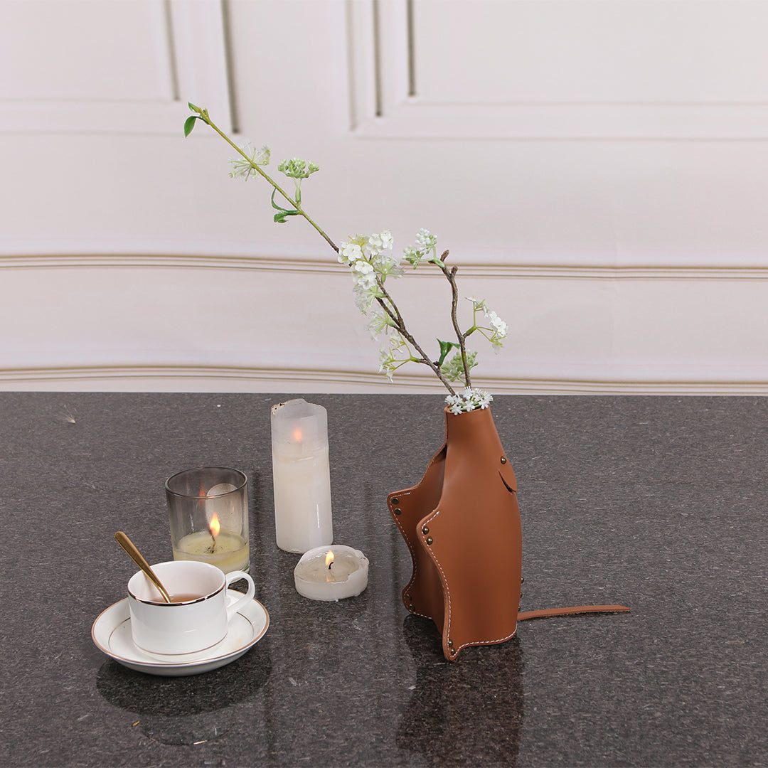 Mouse Vase/Sculpture KB3024 -  Vases - ebarza Furniture UAE | Shop Modern Furniture in Abu Dhabi & Dubai - مفروشات ايبازرا في الامارات | تسوق اثاث عصري وديكورات مميزة في دبي وابوظبي