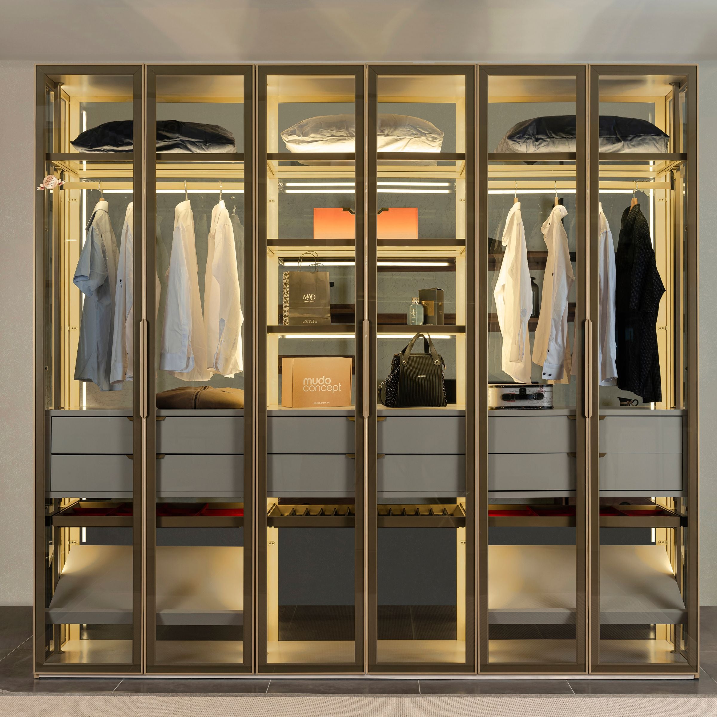 Wardrobe with store glass