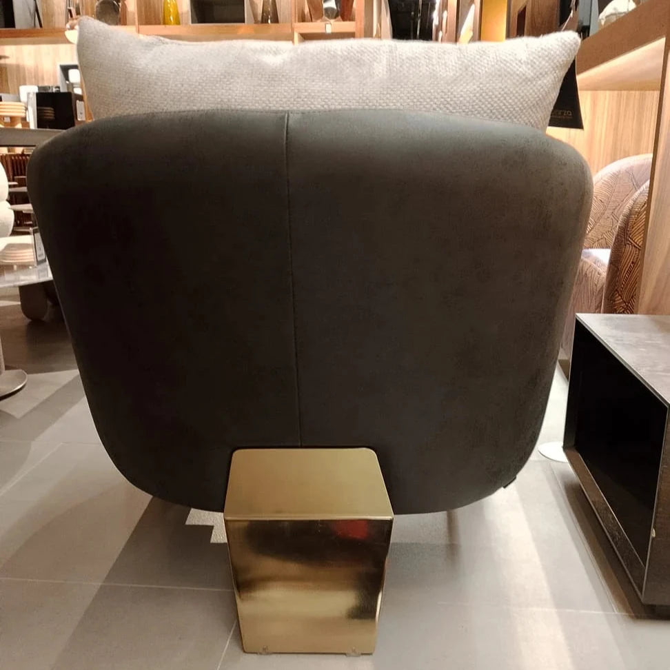 Display item - Tesla Armchair Tesla-001-YAS -  DISPLAY ITEM - ebarza Furniture UAE | Shop Modern Furniture in Abu Dhabi & Dubai - مفروشات ايبازرا في الامارات | تسوق اثاث عصري وديكورات مميزة في دبي وابوظبي