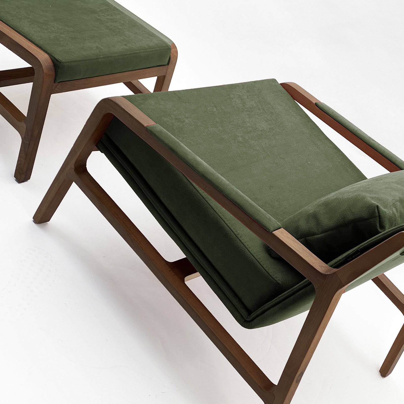 Folding wooden lounge store chair