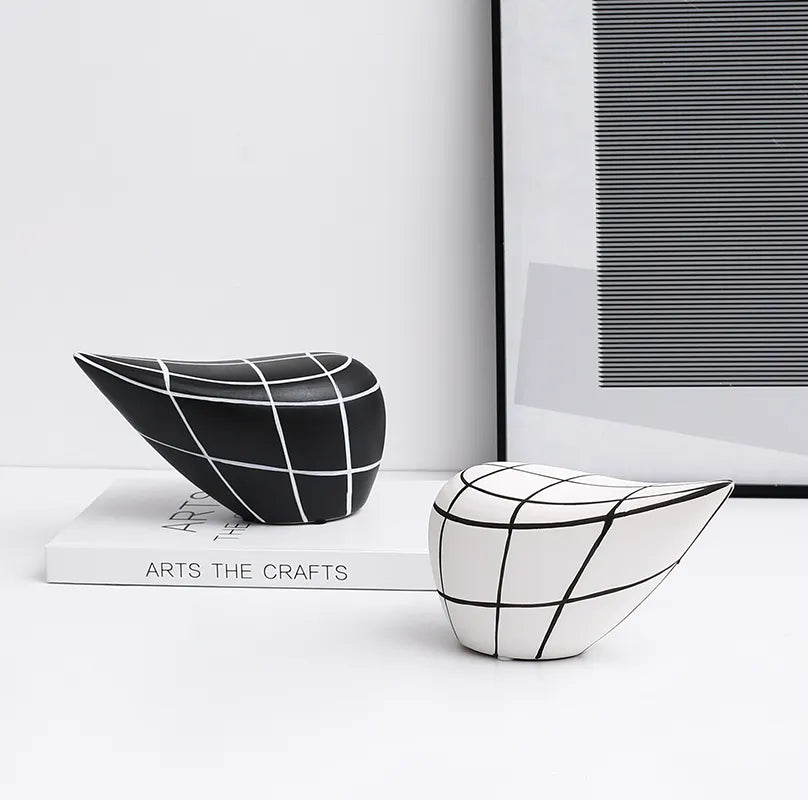 Black Line Geometry Ornament-B Fa-D21098B -  Home Decor Figurines | ديكور هندسي أسود بالخط الابيض - ebarza Furniture UAE | Shop Modern Furniture in Abu Dhabi & Dubai - مفروشات ايبازرا في الامارات | تسوق اثاث عصري وديكورات مميزة في دبي وابوظبي