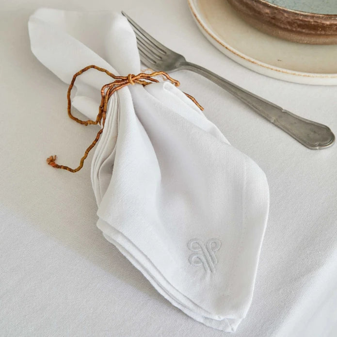 Karaca Home 4 Elements White 2 Piece Napkin 200.18.01.0936 -  Napkins | مناديل كاراجا هوم 4 عناصر بيضاء قطعتان - ebarza Furniture UAE | Shop Modern Furniture in Abu Dhabi & Dubai - مفروشات ايبازرا في الامارات | تسوق اثاث عصري وديكورات مميزة في دبي وابوظبي